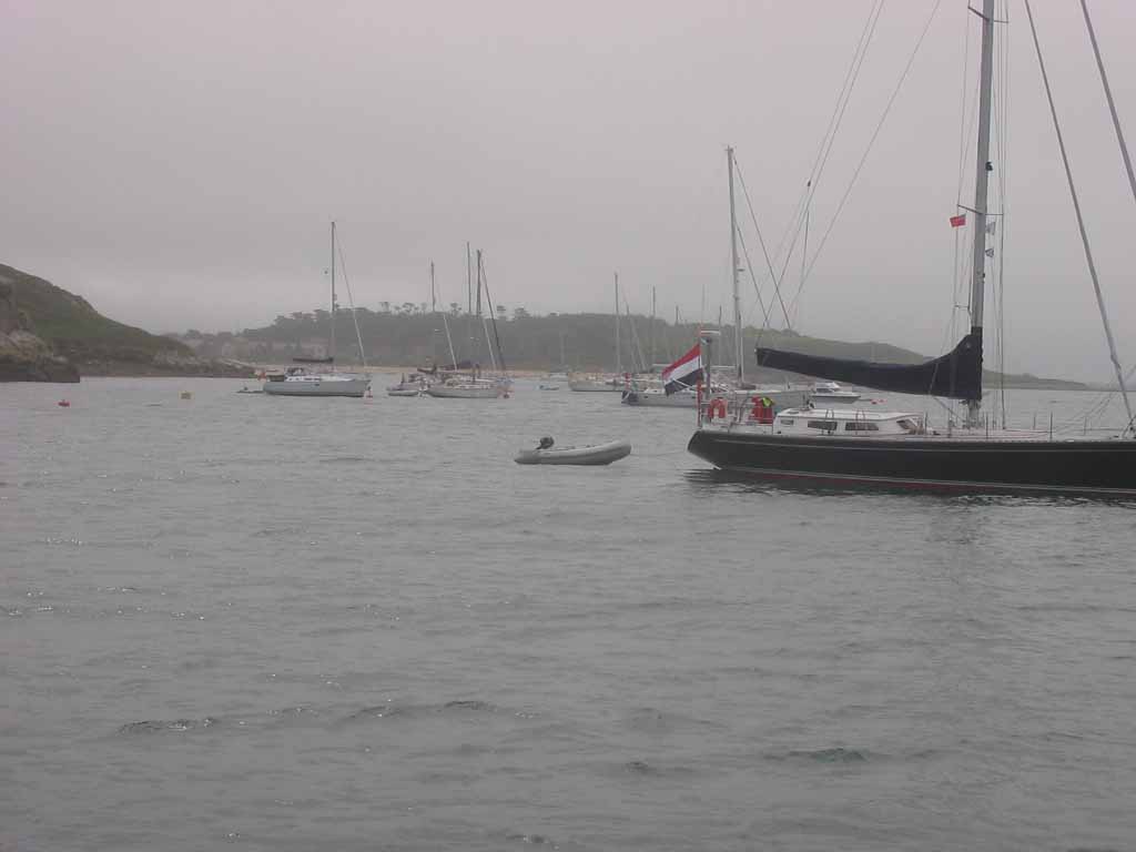 Grimsby Bay, Scilly Islands: Hier kamen wir gegen 21.30 Uhr an und legten uns an eine der zahlreichen Bojen. Ein schnelles, aber leckeres Mahl wurde noch zubereitet und genüsslich verspeist