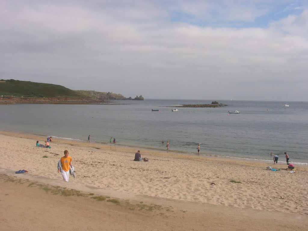 Am schönen Strand von Hugh Town dem größten Ort der Scilly Islands auf St. Marys