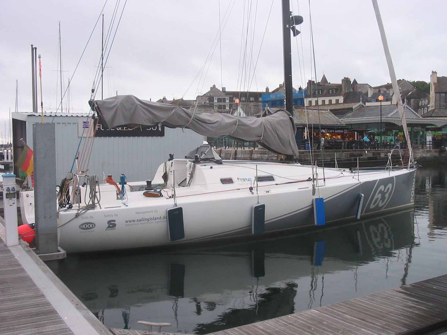 Die Pogo 40 in der Marina von Plymouth