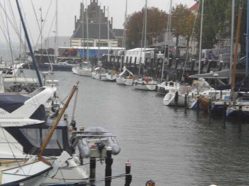 Bei mäßigem Regen in Veere angekommen