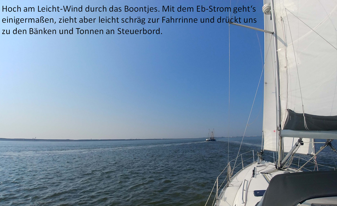 Im Boontjes Gat: In der engen Fahrrinne zwischen Harlingen und Kornwerderzand am Abschlussdeich sollte man sich mit Kielyachten strikt an die Betonnung halten. Außerhalb schnell untief. Immer wieder peilen und Tiefenmesser beachten