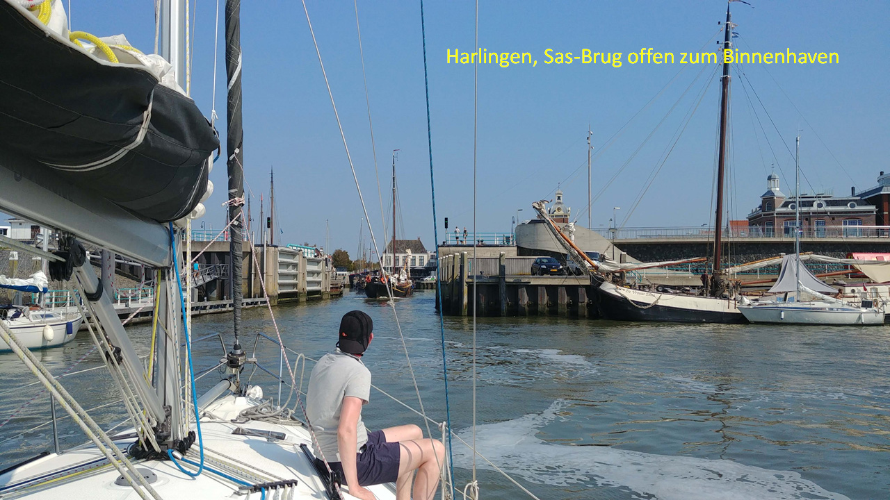 Harlingen, die Sas-Brug ist der Eingang zum Binnenhaven.