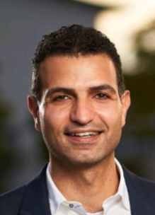 Absolvent*innen-Stimmen Mohamed Shehata(IBC) Das Bild zeigt ein Porträt von Mohamed Shehata.