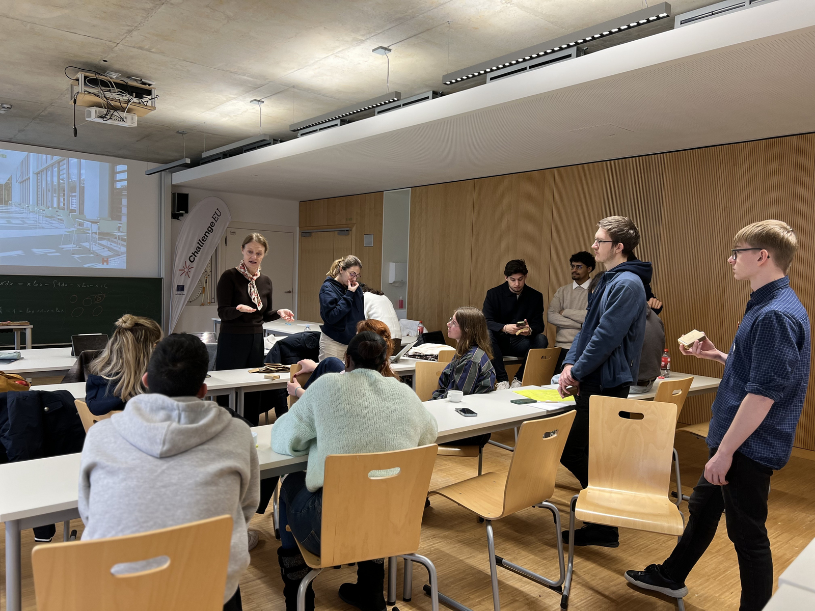 Die Studierendenbotschafter*innen bei einem Workshop