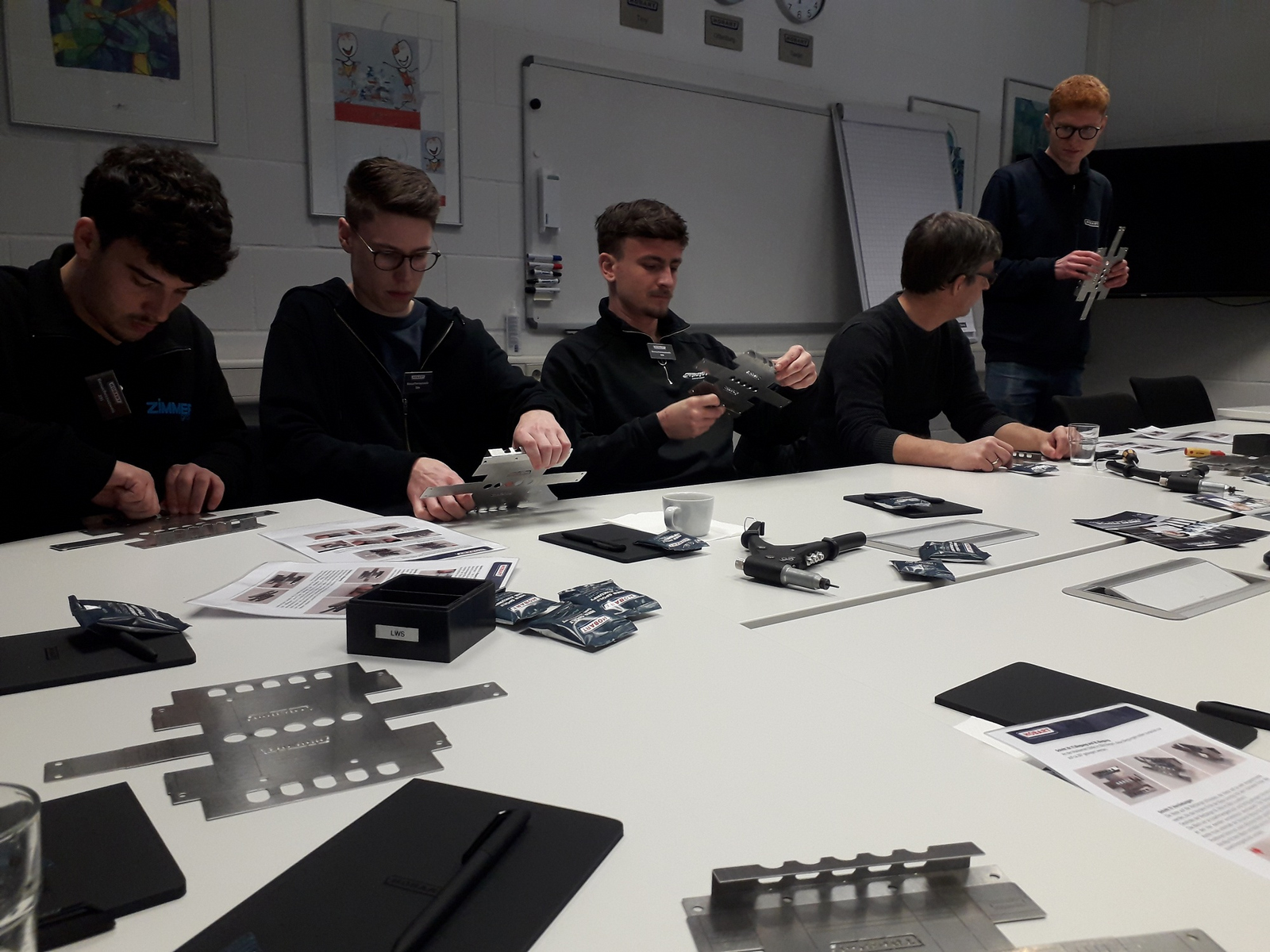 StudiumPLUSler bei der HOBART-Betriebsbesichtigung 