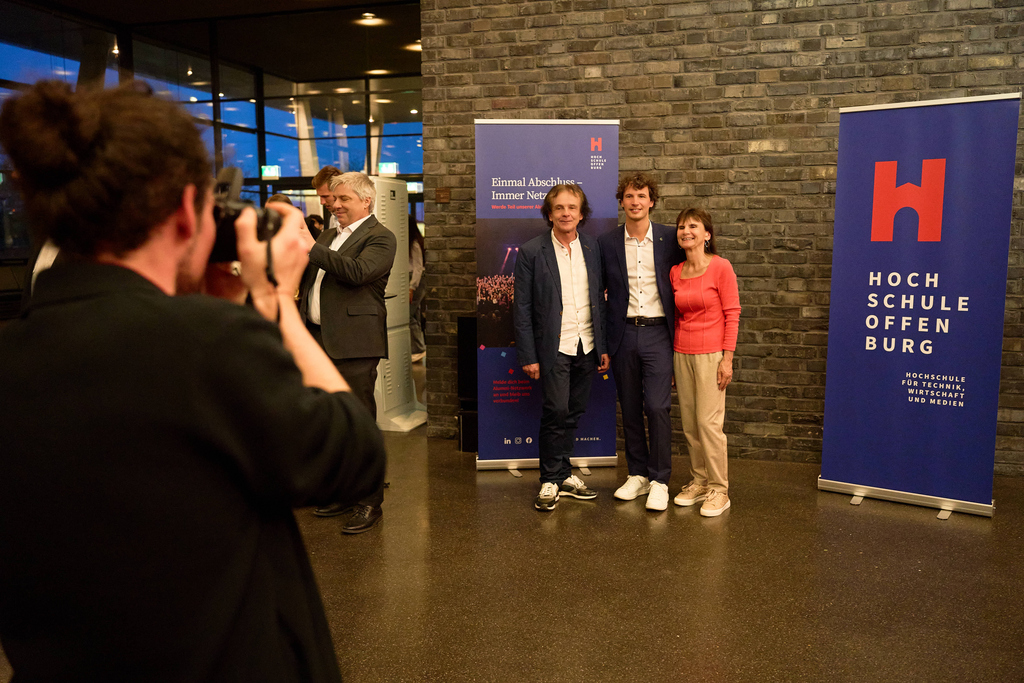 8._2026-04-14_PM_Absolventenfeier_Erinnerungsfoto