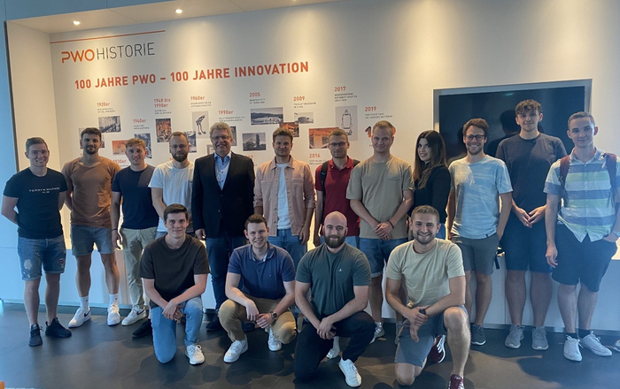 Gruppenbild Besuch von Master-Studierenden bei der PWO AG