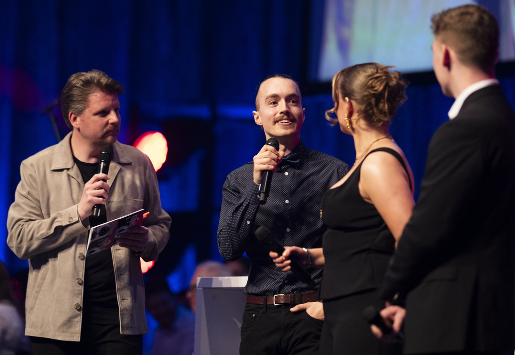 1._2026-04-14_PM_Absolventenfeier_Moderatorinnen