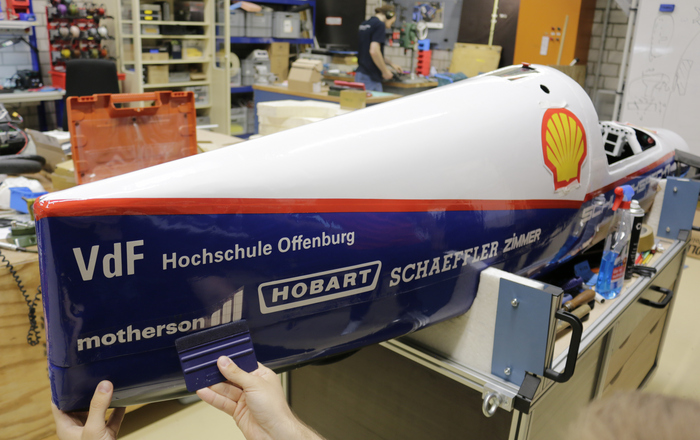 Die Karrosserie des Schluckspechts in der Werkstatt