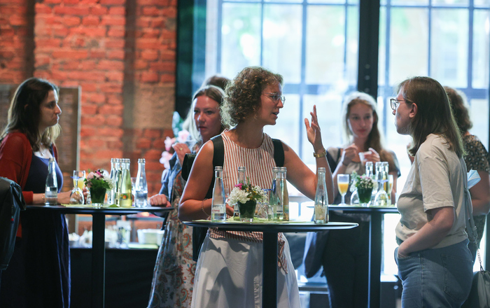 Mentorinnen und Mentees im Gespräch