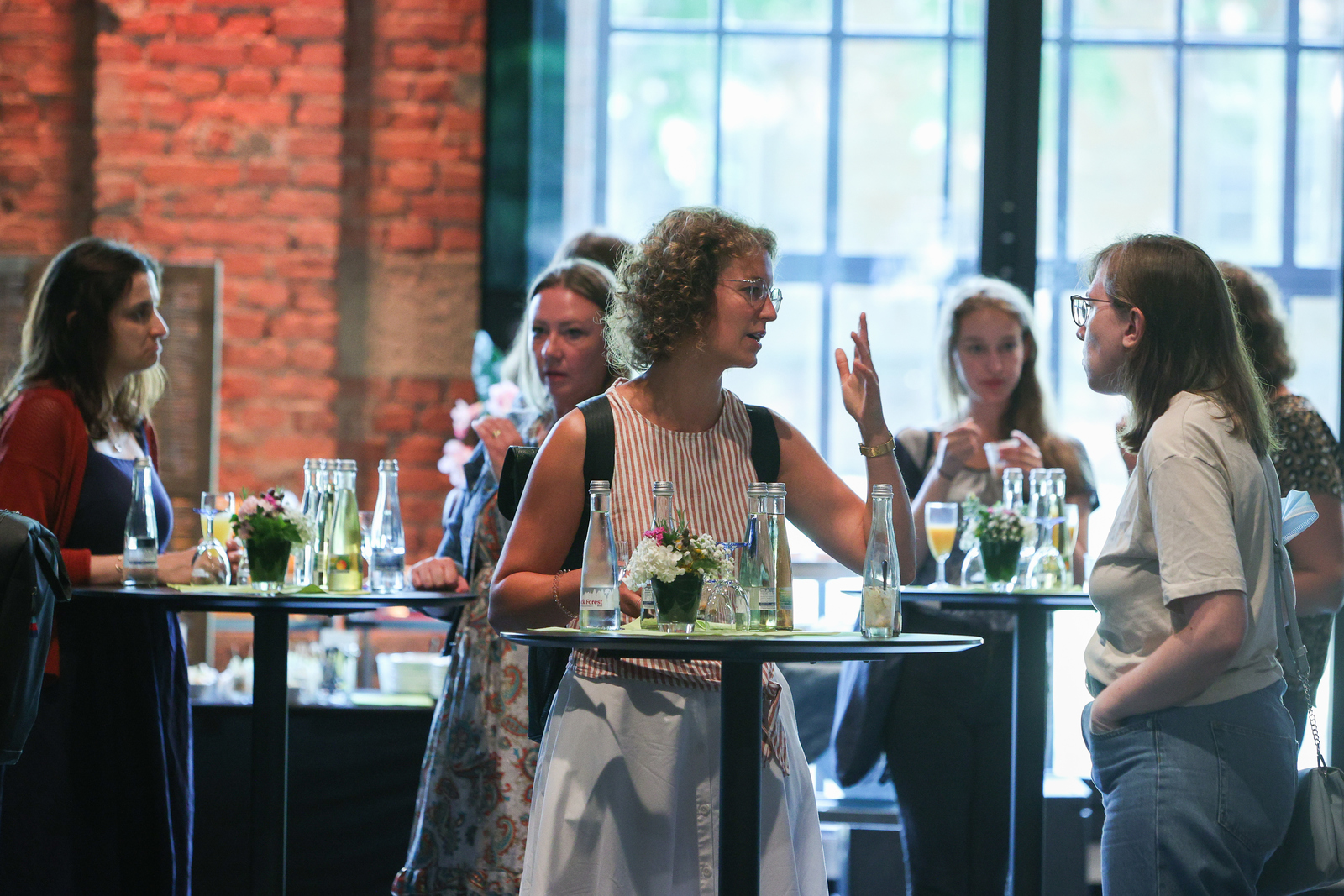 Mentorinnen und Mentees im Gespräch