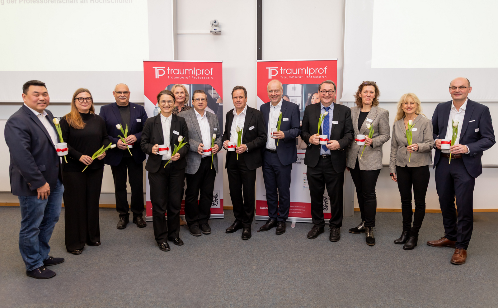 Gruppenfoto der Teilnehmenden der Podiumsdiskussion