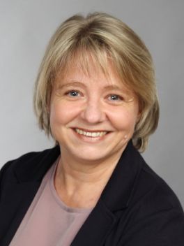 Vögele, Nicole, Dipl.-Kauffrau