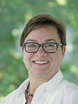 Özkusakli, Annette